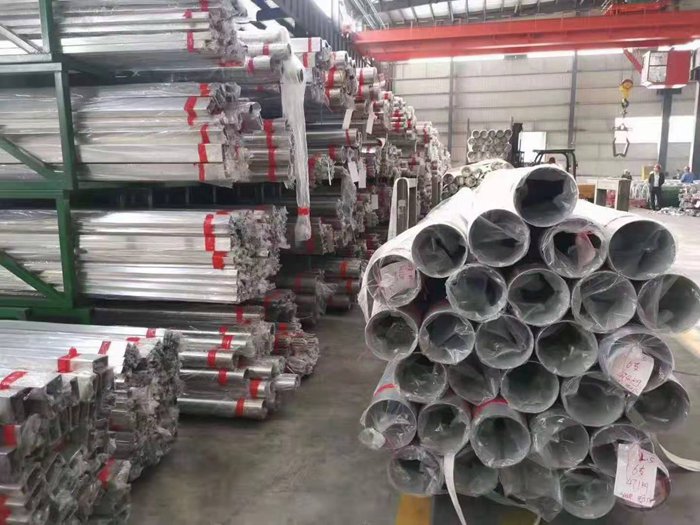 不銹鋼管倉(cāng)庫(kù)實(shí)拍